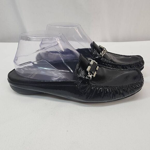 Stuart Weitzman Size 8.5 Patent Leather Chain-Link Accents Mules D - Picture 4 of 11